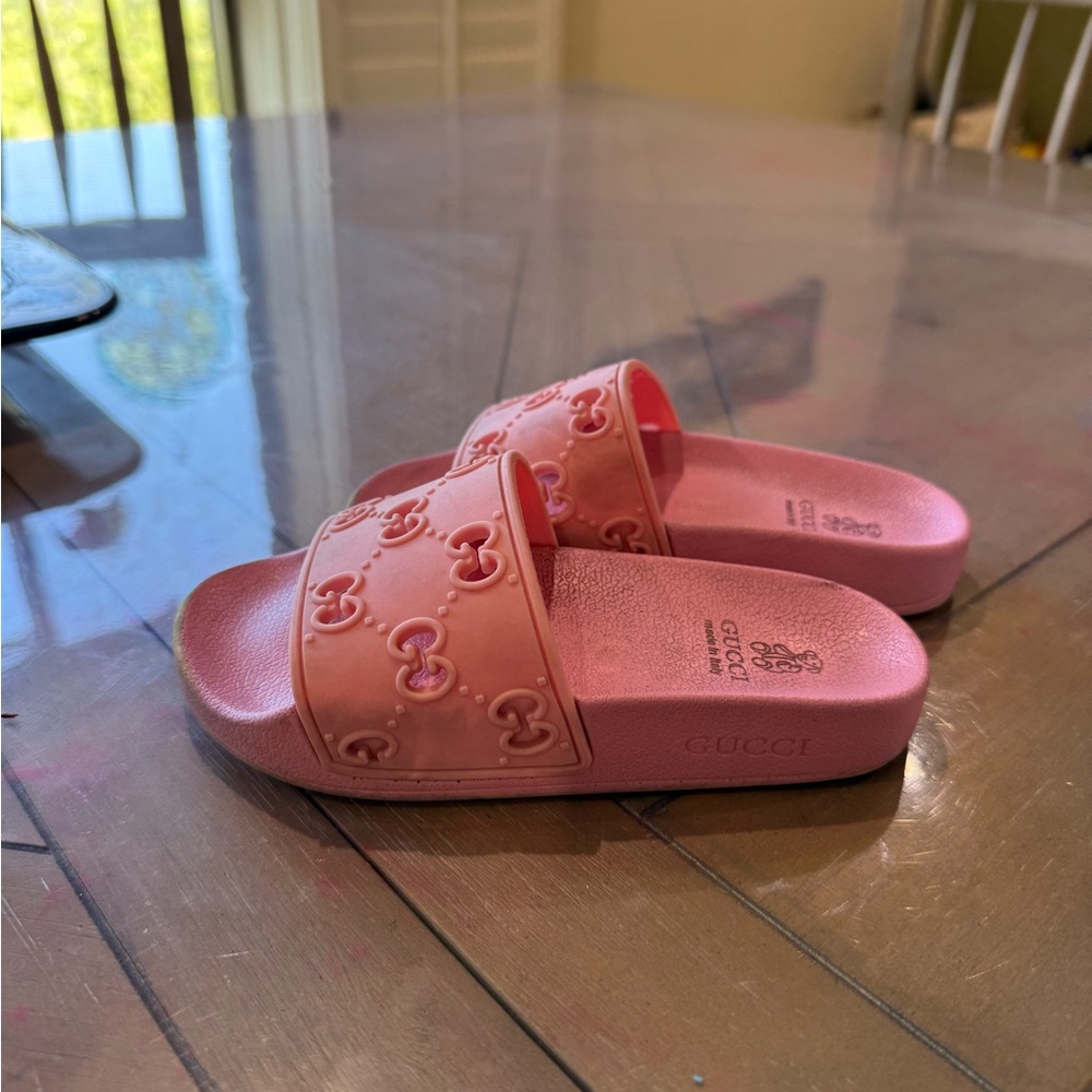 Gucci Bubblegum Pink Logo Slides